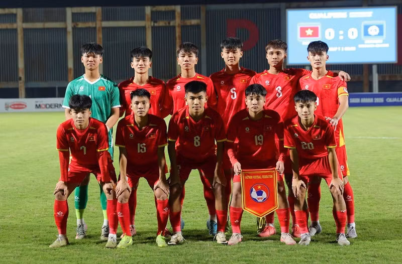 Cuối trận, U17 Việt Nam tiếp tục dâng cao tấn công và có thêm loạt bàn thắng nữa để khép lại trận đấu với chiến thắng đậm đà 14-0. u17-viet-nam-vs-u17-mariana-6-3128.jpg