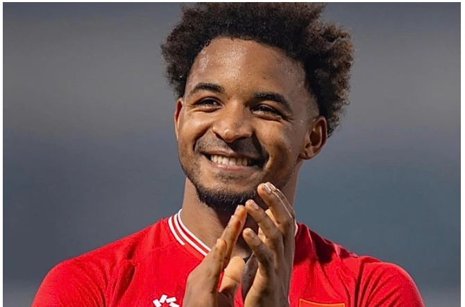 Tiền đạo Nguyễn Xuân Son vừa được tờ báo uy tín The Guardian (Anh) điền tên vào danh sách sơ bộ 40 ứng viên cho danh hiệu “Cầu thủ hay nhất năm 2025”. 77765544.png