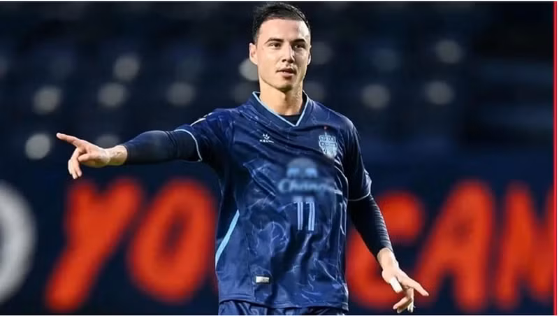 Hậu vệ trụ cột tuyển Malaysia, ngôi sao nhập tịch Dion Cools cho thấy sự sẵn sàng cả về thể chất lẫn tinh thần trước trận làm khách của tuyển Việt Nam. 999999999999999999.png