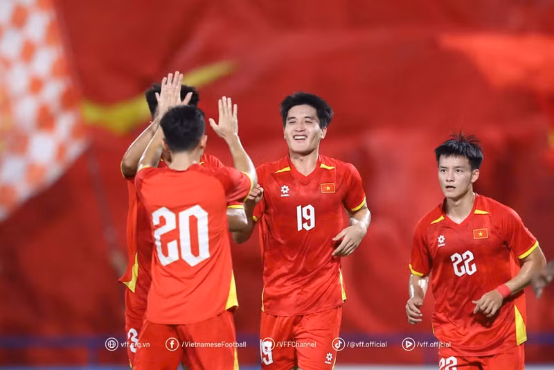 Đội tuyển U23 Việt Nam tập luyện tại Trung tâm đào tạo bóng đá trẻ Việt Nam đến ngày 7/10, sau đó sẽ lên đường sang UAE tập huấn. dcd42157-c26f-4ec8-8549-f267cd0f857a.jpg