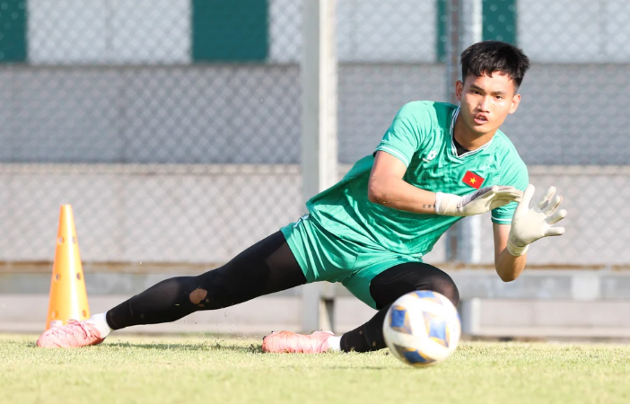 Liên quan tới U23 Việt Nam, thủ môn Phạm Đình Hải đã được triệu tập thay thế cho Nguyễn Tân, người sớm rời đội vì chấn thương. 99999999.png