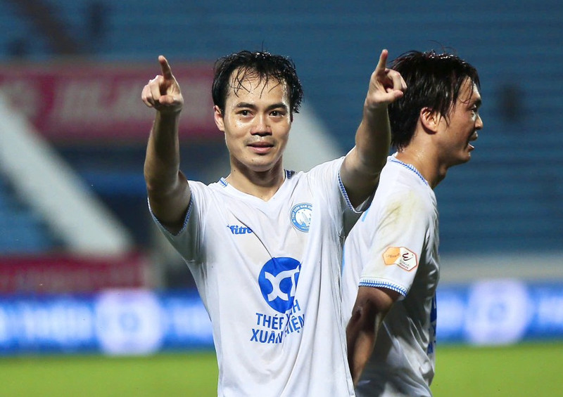 Như vậy, Văn Toàn sẽ trở lại vào đầu năm 2026 và thi đấu ở những vòng đấu cuối của V-League 2025/26. van-toan.png