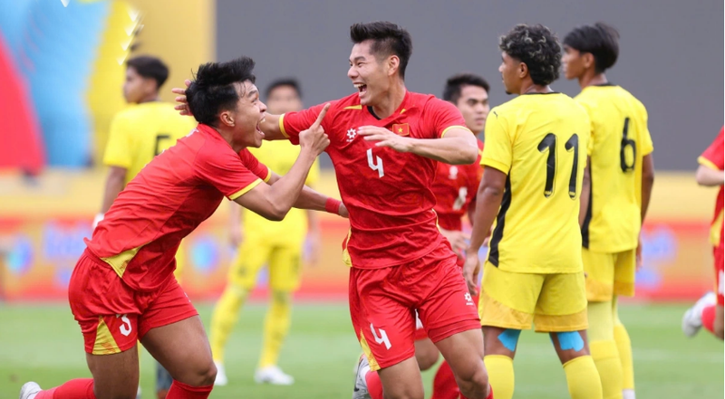 Ở vòng bán kết U22 Việt Nam sẽ so tài với U22 Philippines, trong khi chủ nhà U22 Thái Lan sẽ đại chiến với U22 Malaysia. 8888888888888.png