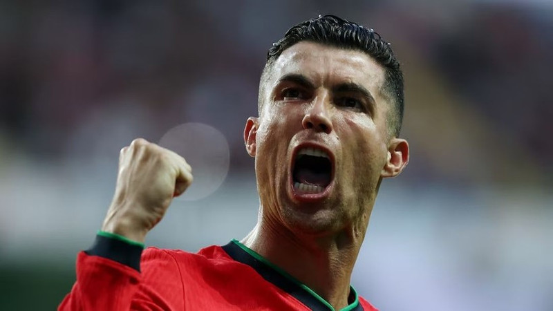 C.Ronaldo hiện cũng đã có tới 5 lần tham dự World Cup vào các năm 2006, 2010, 2014, 2018, 2022 với 22 trận ra sân. image-6959.jpg