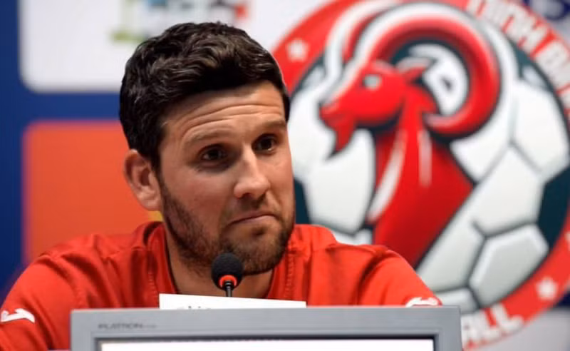 Trước khi sang Việt Nam, ông Albadajejo dẫn dắt một số đội ở Segunda Division B (là giải đấu thứ ba trong hệ thống bóng đá chuyên nghiệp Tây Ban Nha). image-4302.jpg