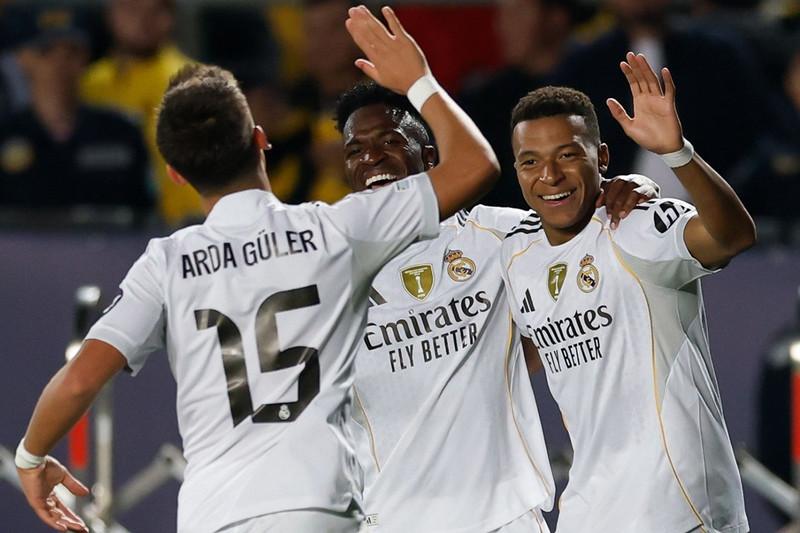 Real đã thắng 7 trong 11 trận El Clasico gần nhất tại La Liga (thua 4), bằng với tổng số chiến thắng mà họ có được trong 29 trận El Clasico trước đó ở giải đấu này (hòa 7, thua 15). real-madrid-thang-5-sao-o-cup-c1-khi-mbappe-cham-ky-luc-ronaldo-1115.jpg