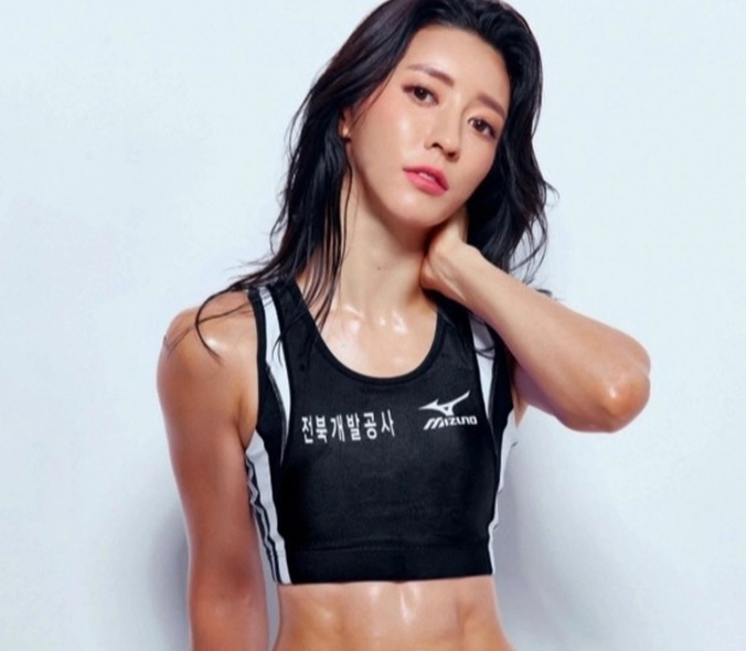 Hiện trang Instagram của Kim Ji Eun đang có gần 100.000 người theo dõi. 2.png