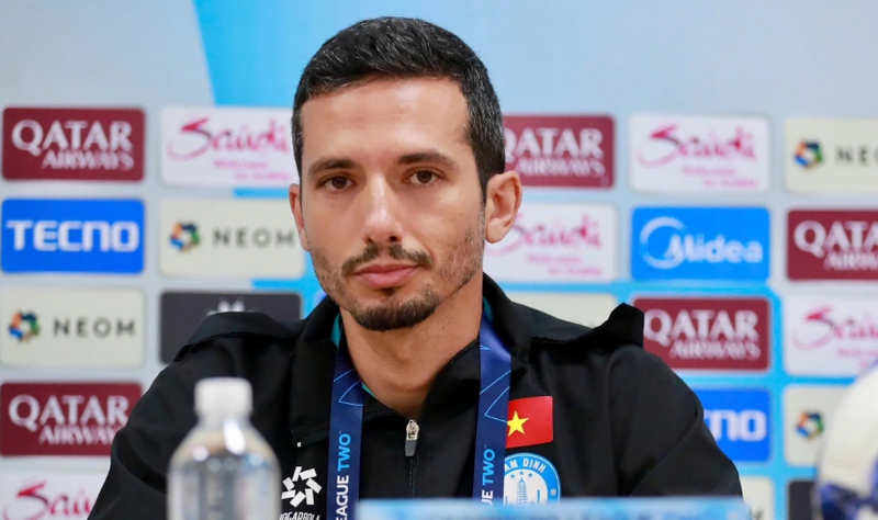 HLV Mauro của CLB Nam Định vừa có buổi họp báo trước thềm trận đấu với Eastern FC (Hong Kong) thuộc khuôn khổ vòng bảng AFC Champions League 2025/2026. 88888888888888888.png