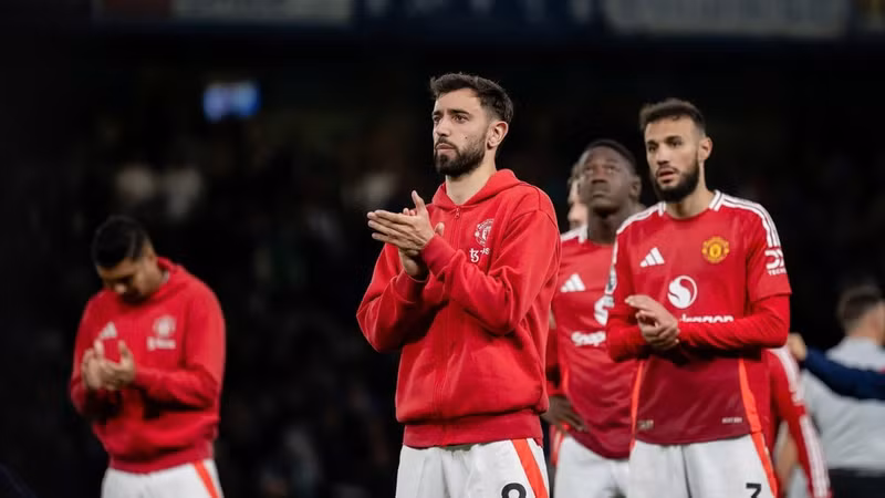 Nguồn tin uy tín tiết lộ, nhà Glazer đang định giá MU khoảng 5 tỷ Bảng, gấp đôi giá trị thị trường hiện tại, do tiềm năng phát triển và kế hoạch xây mới sân vận động có sức chứa 100.000 chỗ ngồi. image-1-7825.jpg