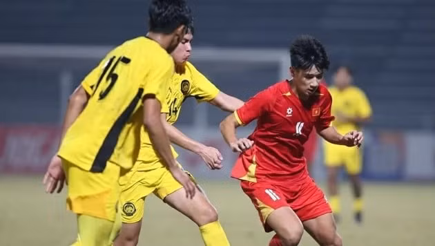 Trong khi đó, U17 Malaysia có tiến bộ nhưng đang bị đánh giá thấp hơn về chất lượng đội hình và khả năng kiểm soát thế trận. img-84a5c239.jpg