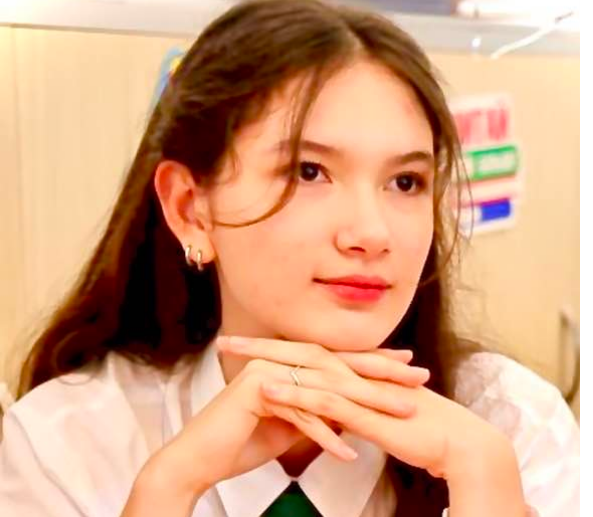 Bước sang tuổi 18, em gái Văn Lâm ngày càng xinh đẹp và sở hữu một lượng fan không nhỏ trên các trang mạng xã hội. 0998777666.png