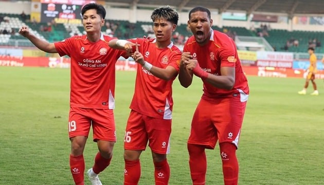 Khoa Ngô sinh năm 2006, gia nhập đội bóng Việt Nam theo diện mượn từ Perth Glory, 1 trong những đội bóng hàng đầu của giải vô địch quốc gia Australia (A-League). img-b22ea020.jpg