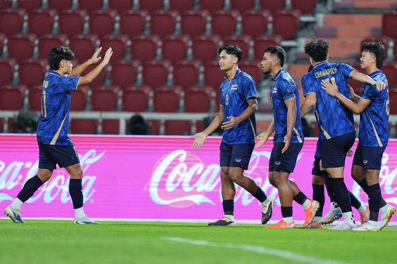 Ở trận bán kết thứ 2 SEA Games 33, trên sân Rajamangala tại Bangkok, U22 Thái Lan có chiến thắng tối thiểu 1-0 trước U22 Malaysia. u22-thai-lan-u22-malaysia-1-3668.jpg