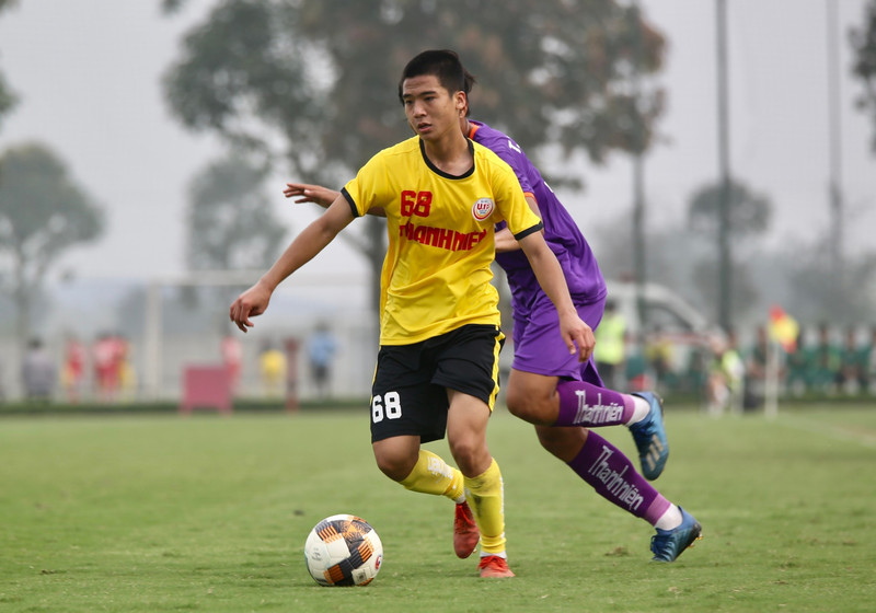 Ở tuổi 22, quãng thời gian đẹp nhất sự nghiệp vẫn đang ở phía trước. Người hâm mộ kỳ vọng cầu thủ này sẽ thi đấu nổi bật ở hạng Nhất thời gian tới. img-0884-9204.jpg