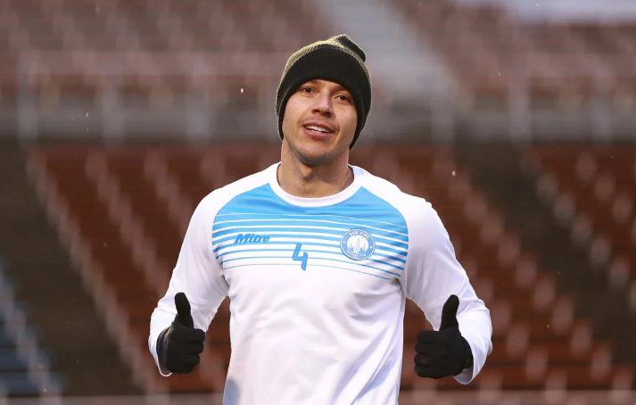 "Tôi có duyên với những bàn thắng, có thể tôi sẽ tham gia tấn công, tuy nhiên còn phải phụ thuộc vào diễn biến của trận đấu”, trung vệ người Brazil cho biết thêm. 99999999999999.png