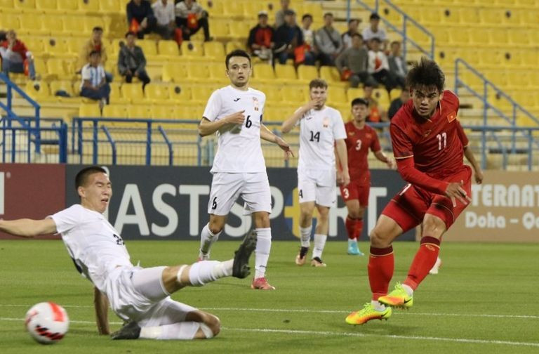 Trong lần gặp gỡ 2021 (đá tập), U23 Việt Nam thắng U23 Kyrgyzstan 3–0 trong một trận tập huấn, tuy nhiên đây không phải là trận đối đầu chính thức giữa hai đội. u23-kyrgyzstan-u23-viet-nam-151209.jpg