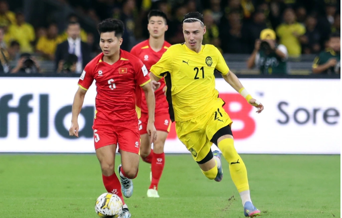 FIFA vừa qua cũng đã xử thua 3 trận của đội tuyển Malaysia đã sử dụng số cầu thủ nhập tịch "lậu" này tại các trận giao hữu quốc tế. 888888888888888888.png