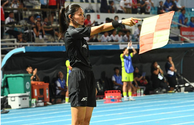 Việc căng cờ báo việt vị sai trong 1 pha bóng hợp lệ của tuyển nữ Việt Nam đã tước đi bàn thắng quan trọng của Bích Thùy, ảnh hưởng trực tiếp đến tính công bằng của trận đấu. 88888888888888888.png