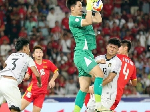 Trong số 3 cái tên kể trên, Trần Trung Kiên là người dày dạn kinh nghiệm nhất khi từng khoác các cấp độ trẻ của bóng đá Việt Nam, thậm chí từng được triệu tập lên tuyển quốc gia. img-dc282146.jpg