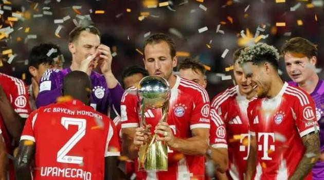 Ngoài 2 đại gia của La Liga, Bayern Munich cũng đang theo dõi sát sao tình hình của Nico Schlotterbeck. 20250818-110621-qq0kampz.jpg