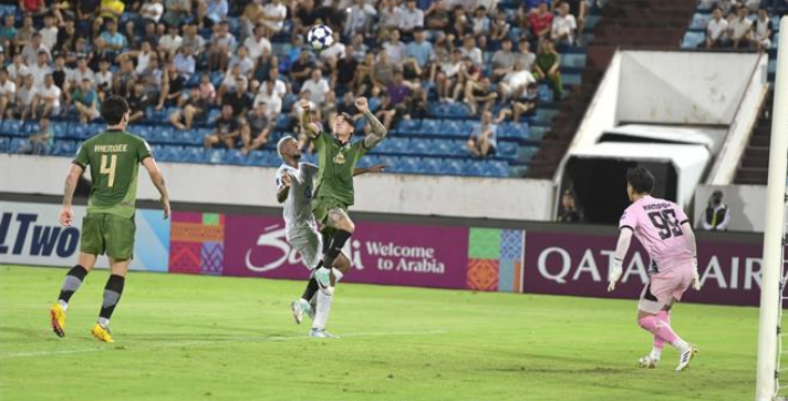 Hàng công của đội bóng Thái Lan ghi được 13 bàn sau 4 trận tại AFC Champions League 2, trong đó có chiến thắng đậm 7-0 trước Eastern AA. 09988877767666.png