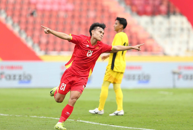 Dẫu vậy, U22 Việt Nam cũng không dễ bị đánh bại khi sở hữu dàn ngôi sao trải dài ở cả 3 tuyến. z7316781625990-7927ab16c1c354a0a8e02c02a50c5aaa-1536x1036.jpg