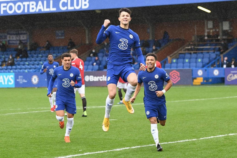 Vào năm 2023, Jude Soonsup-Bell chuyển đến CLB Tottenham Hotspur. Hiện tại, chân sút này đang chơi cho Grimsby Town ở giải hạng Tư Anh (League Two). thailand-3400.jpg