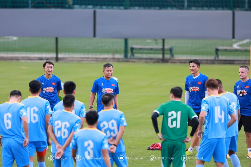 Điều này giúp cho các cầu thủ trẻ có sự rèn luyện cho SEA Games 33 và vòng chung kết U23 châu Á và cũng là những bước đi nhằm thực hiện mục tiêu đoạt vé dự World Cup 2030 của bóng đá Việt Nam. z6983503090646-ec39ba1950ee785e184c9ee9a57db943.jpg