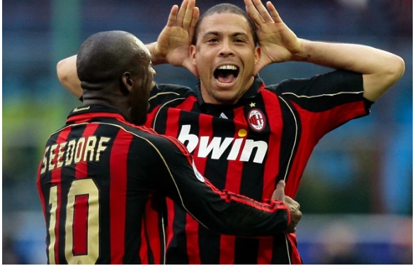 Sau gần 5 năm gắn bó với Real Madrid, Ronaldo chuyển sang khoác áo AC Milan năm 2007. Tuy nhiên, chấn thương hành hạ khiến Ronaldo không có nhiều cơ hội tỏa sáng tại San Siro. 14.png