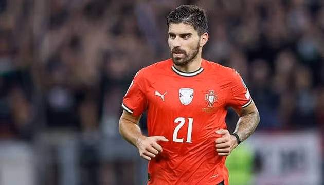 MU đánh giá Ruben Neves là một phương án thay thế phù hợp cho trường hợp của Bruno Fernandes, phòng khi người đội trưởng sẽ chia tay CLB trong ít tuần tới. 20251231-095731-gszdv9o0.jpg
