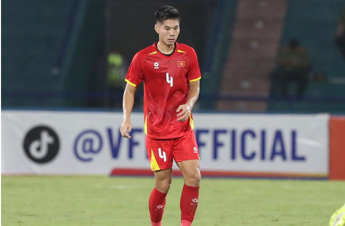 Việc cả Thái Sơn và Hiểu Minh cùng gặp chấn thương nặng là tin không vui với HLV Kim Sang Sik khi bộ đôi này có cơ hội lên đội tuyển Việt Nam sau thành công ở U23 châu Á trong màu áo U23 Việt Nam. 99999999999999999.png