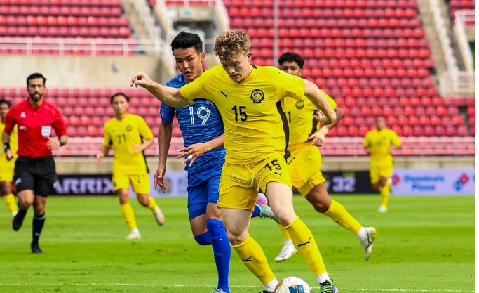 Ban đầu, CLB Sabah dự định để Fergus Tierney cùng U22 Malaysia đá trận gặp U22 Lào, sau đó trở lại đội bóng thi đấu trận chung kết Cúp quốc gia gặp Johor Darul Ta'zim diễn ra ngày 14/12. 00000000000000000.png