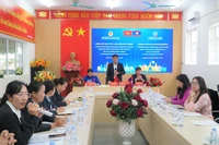 Buổi làm việc tại Trường Tiểu học Hưng Phúc (Trường Vinh, Nghệ An). Ảnh: Hồ Lài