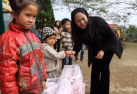 Trường THCS Khương Thượng mang Tết ấm yêu thương lên vùng khó ảnh 5