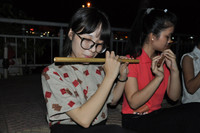 Nữ sinh viên sư phạm mê…sáo trúc ảnh 3