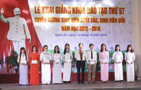 Trường Đại học Vinh khai giảng năm học mới ảnh 4