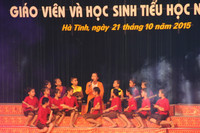 Hà Tĩnh: Liên hoan Tiếng hát dân cac ví, giặm giáo viên và học sinh tiểu học ảnh 8