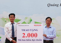 Quảng Bình: Tặng 2000 mũ bảo hiểm cho học sinh ảnh 2