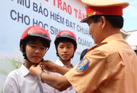 Quảng Bình: Tặng 2000 mũ bảo hiểm cho học sinh ảnh 4
