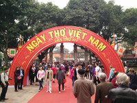 Cánh buồm xuân bay lên từ những vần thơ đất nước ảnh 9