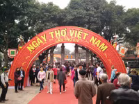 Cánh buồm xuân bay lên từ những vần thơ đất nước ảnh 9