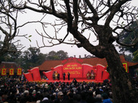 Cánh buồm xuân bay lên từ những vần thơ đất nước ảnh 1