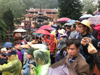 Khai hội chùa Hương xuân Mậu Tuất ảnh 5 Khai hội chùa Hương xuân Mậu Tuất ảnh 5
