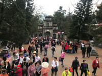 Khai hội chùa Hương xuân Mậu Tuất ảnh 4 Khai hội chùa Hương xuân Mậu Tuất ảnh 4