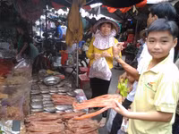 "Lướt" chợ đặc sản Campuchia ở Sài Gòn ảnh 2 "Lướt" chợ đặc sản Campuchia ở Sài Gòn ảnh 2