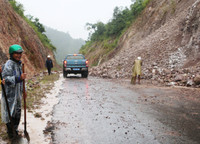 Mưa lũ tại Gia Lai, nhiều nơi bị chia cắt ảnh 3