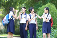 Zoom cận cảnh dây đeo đa năng đang làm mưa làm gió trên những chiếc cặp của giới học trò ảnh 5