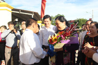 Phó Chủ tịch Quốc Hội Tòng Thị Phóng dự lễ khai giảng tại trường THPT Con Cuông- Nghệ An ảnh 5 Phó Chủ tịch Quốc Hội Tòng Thị Phóng dự lễ khai giảng tại trường THPT Con Cuông- Nghệ An ảnh 5