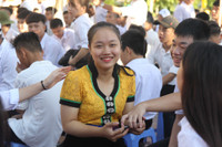 Phó Chủ tịch Quốc Hội Tòng Thị Phóng dự lễ khai giảng tại trường THPT Con Cuông- Nghệ An ảnh 8