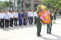 Phó Chủ tịch Quốc hội Tòng Thị Phóng: Phấn đấu đưa Nghệ An trở thành tỉnh khá ảnh 2 Phó Chủ tịch Quốc hội Tòng Thị Phóng: Phấn đấu đưa Nghệ An trở thành tỉnh khá ảnh 2